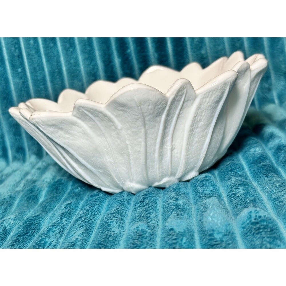 Vintage 1950s White Milk Glass Serving Bowl 9” Indiana Lily Pons Sunflower